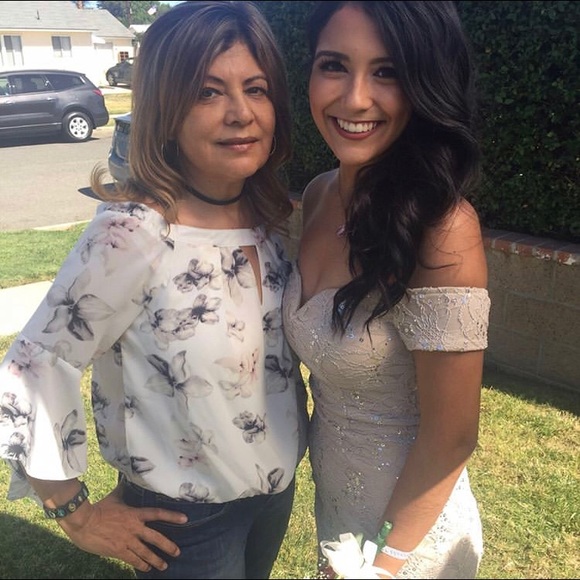 BEAUTIFUL PROM DRESS - Picture 8 of 8